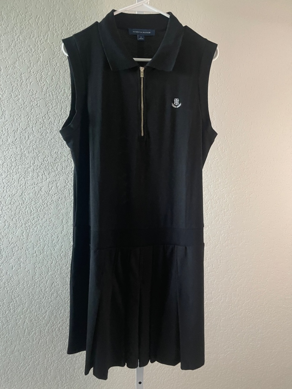 Tommy Hilfiger Black‎ Sleeveless Polo Zip Pleated Mini Dress - Size Medium NWOT